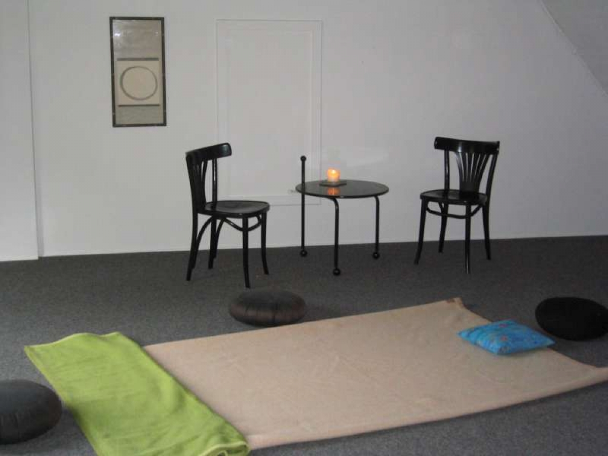 Leibtherapie Arbeitsplatz Bergwohnung Dürckheim Zentrum Rütte Initiatische Therapie
